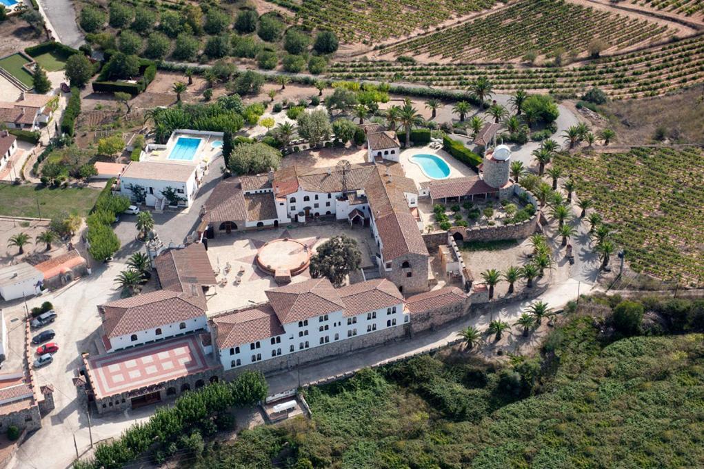 Mas Boronat Resort Salomo Bagian luar foto