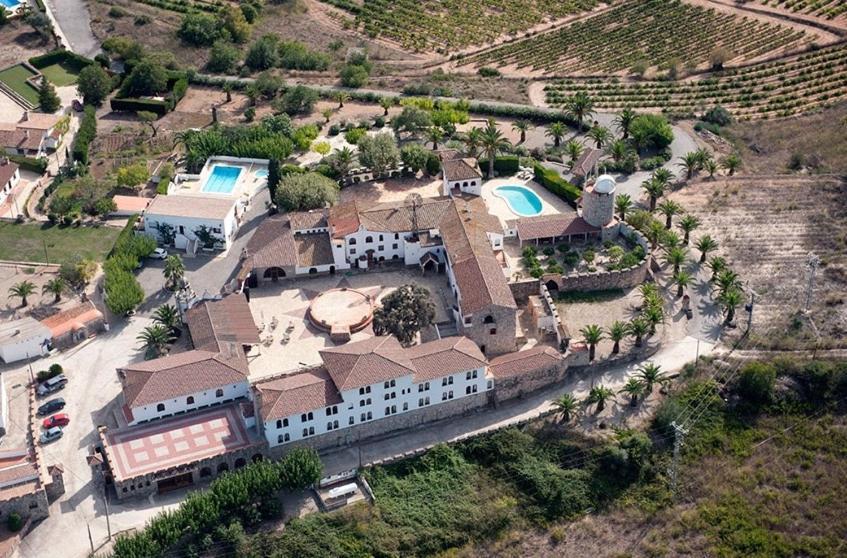 Mas Boronat Resort Salomo Bagian luar foto