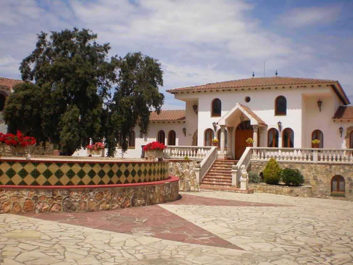 Mas Boronat Resort Salomo Bagian luar foto